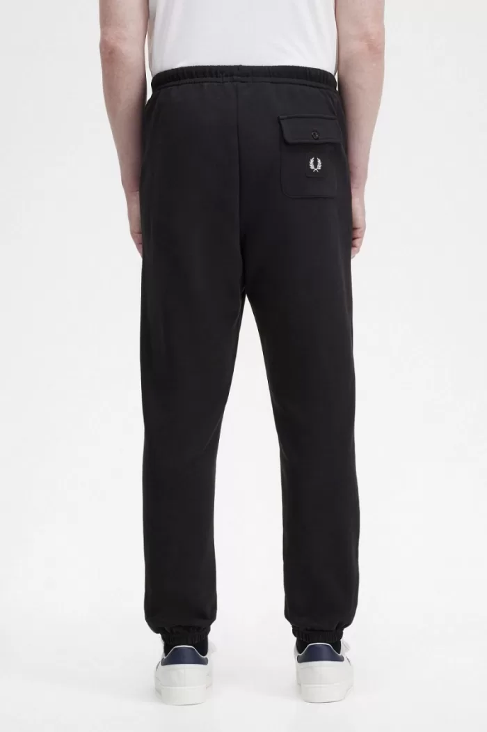 Fred Perry Badge Detail Track Men’s Pants Black | XRLSE7652