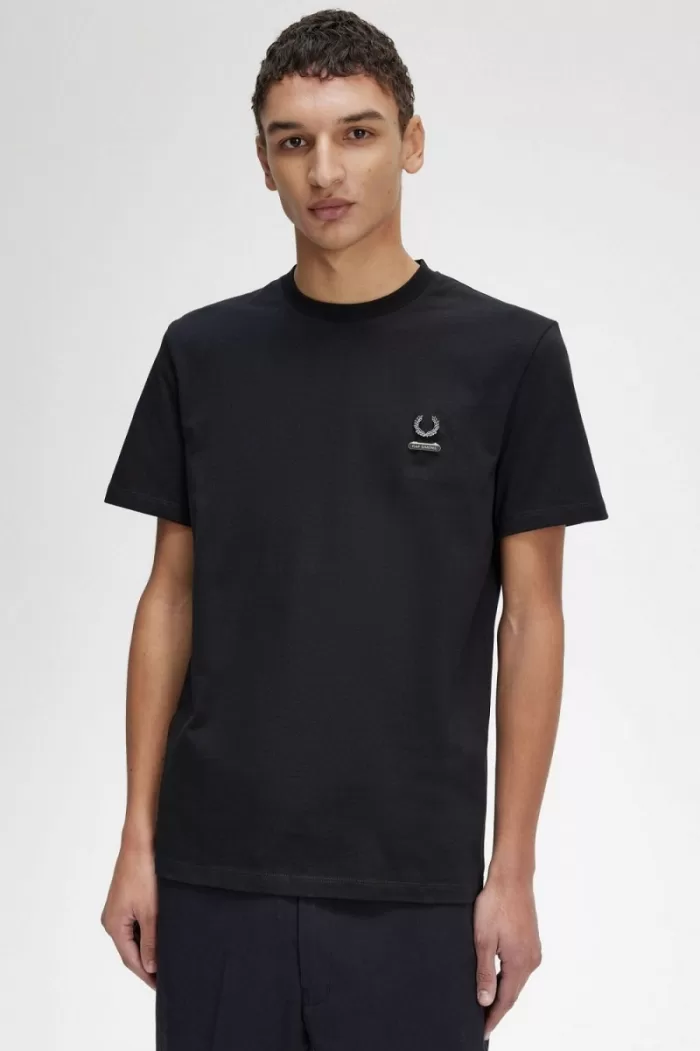 Fred Perry Enamel Pin Men’s T-Shirt Black | DMGLR8754