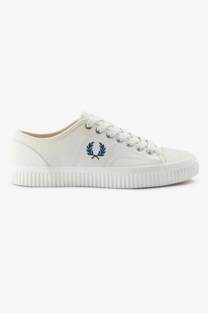 Fred Perry Hughes Low Men’s Plimsolls Light Beige Shaded Cobalt | SLBVZ6501