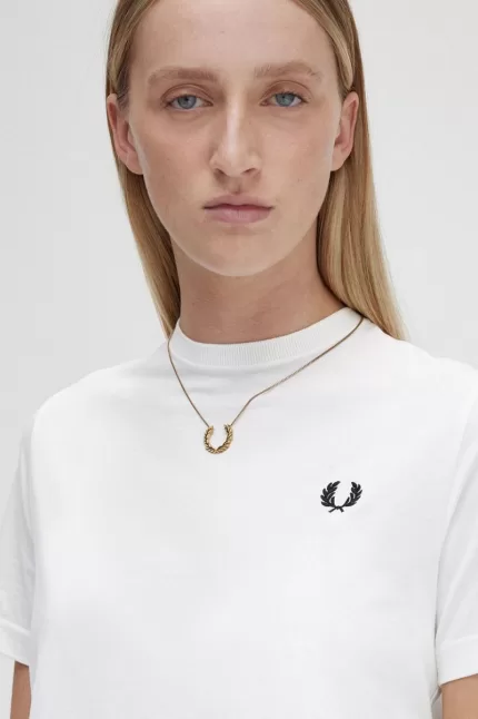 Fred Perry Laurel Wreath Necklace Women’s Jewellery Gold | ETUHF3520