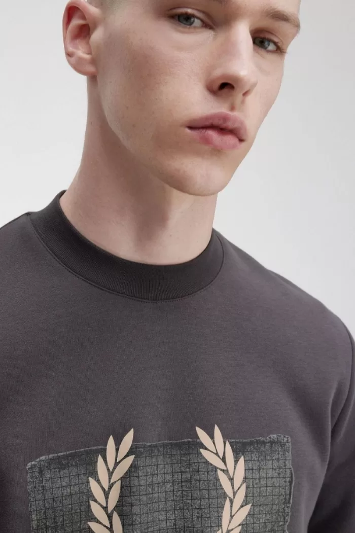 Fred Perry Layered Graphic Men’s Sweatshirts Gunmetal | LCHTO8260