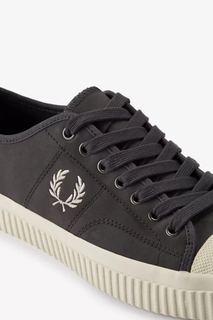 Fred Perry Low Hughes Men’s Plimsolls Gunmetal Beige | FTOPE4968