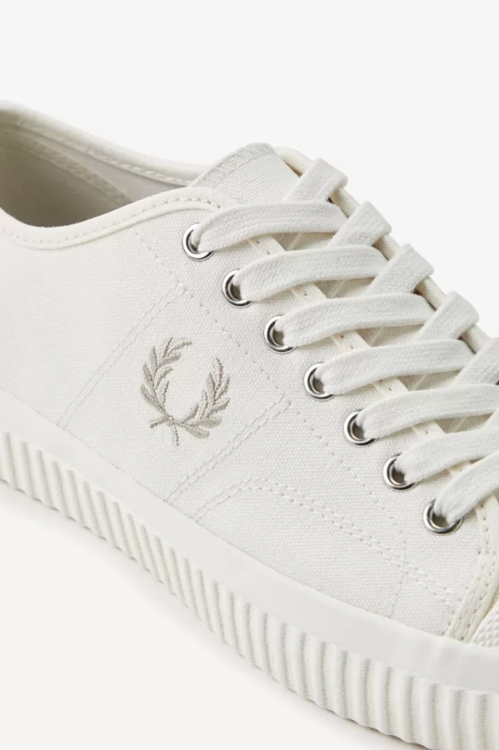 Fred Perry Low Hughes Men’s Plimsolls Light Beige Oatmeal | BJFZU9816