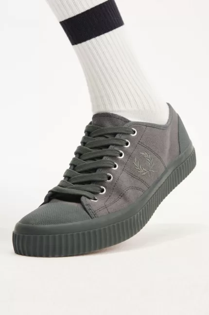 Fred Perry Low Hughes Women’s Plimsolls Field Green Warm Grey | LYPAI2804