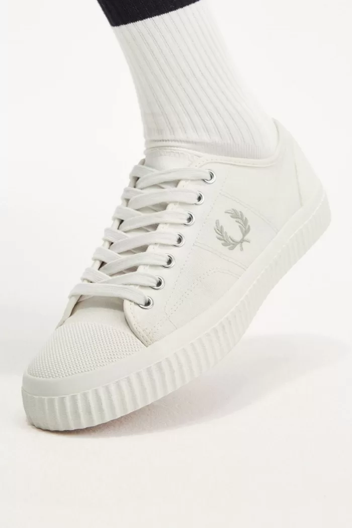 Fred Perry Low Hughes Women’s Plimsolls Light Beige Oatmeal | IAOWL5973