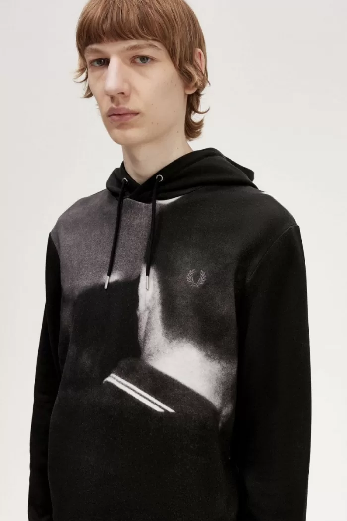 Fred Perry Rave Graphic Hooded Men’s Sweatshirts Black | FTHLQ0731